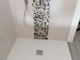 piatto doccia resine e polimeri